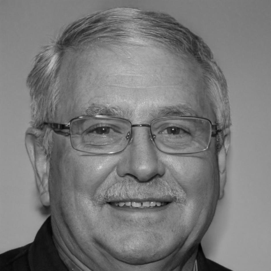 Portrait of Michael O'Sullivan, Operations Director at TechFlow Industries